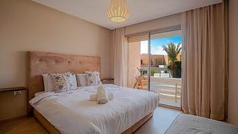 Elegant Apartment with Panoramic View