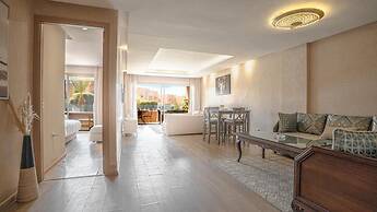 Elegant Apartment with Panoramic View