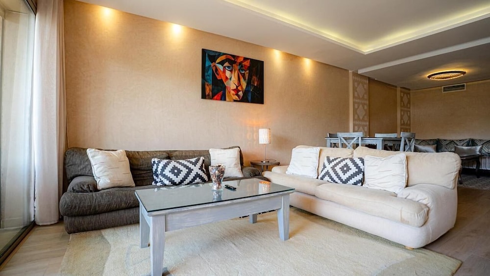 Elegant Apartment with Panoramic View
