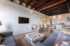 Modern Townhouse With Historic Charm