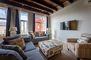 Modern Townhouse With Historic Charm