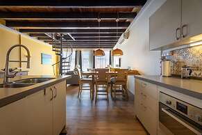 Modern Townhouse With Historic Charm