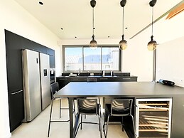 Architect-designed Villa With sea View