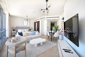 Silkhaus Chic Studio in Difc Pool Gym