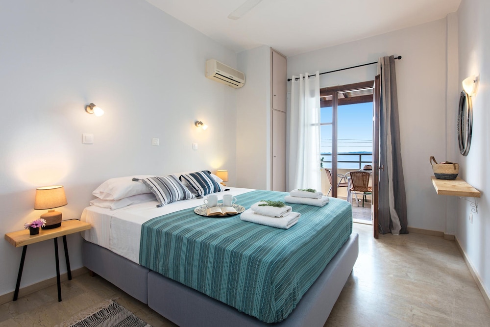 Hotel Barbati - Poolside Gem With Sea Views