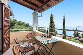 Hotel Barbati - Poolside Gem With Sea Views