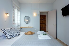 Hotel Barbati - Poolside Gem With Sea Views