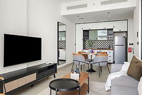 Silkhaus Stylish 2bdr Emaar Tower Near Mall