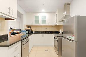 Silkhaus Elite 3BR Maid Room at Murjan in JBR
