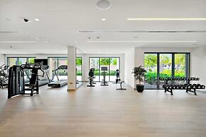 Silkhaus Luxurious 1BR Downtown Burj Royale
