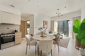 Silkhaus Luxurious 1BR Downtown Burj Royale