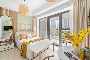 Silkhaus Modern Studio Emaar Tower Balcony