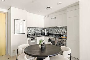 Silkhaus Stylish 2bdr in Aykon Tower