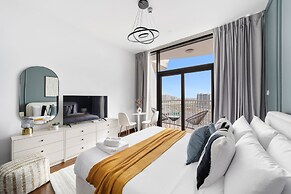 Silkhaus Cozy Studio Balcony Binghatti Pearl