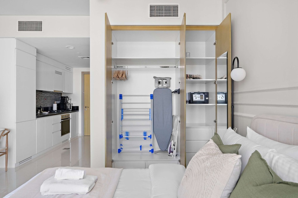 Silkhaus New Modern Studio Business Bay