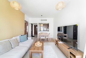 Silkhaus Chic 1bdr Burooj Views Ideal Location
