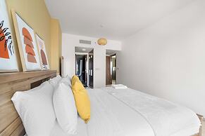 Silkhaus Chic 1bdr Burooj Views Ideal Location