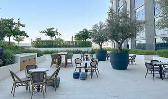 Silkhaus Cozy 2 BR Full Amenities