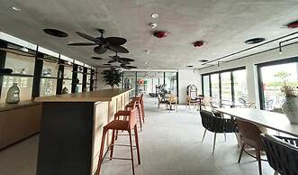 Silkhaus Cozy 2 BR Full Amenities