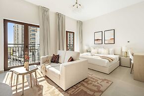 Silkhaus Studio Getaway Yas Golf Collection