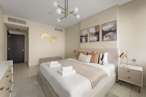 Silkhaus Expansive 2bdr in Sky Gardens Difc
