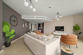 Silkhaus Expansive 2bdr in Sky Gardens Difc