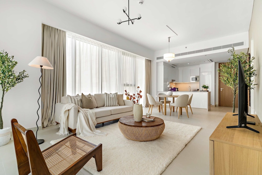 Bright 1BR Escape w Balcony Building Pool