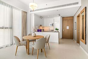 Bright 1BR Escape w Balcony Building Pool