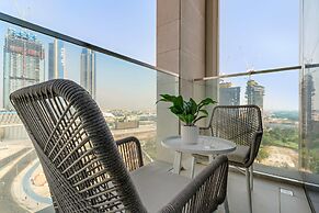 Bright 1BR Escape w Balcony Building Pool