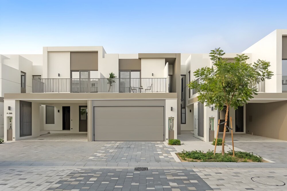 Silkhaus Spacious 3bdr Maid Tilal Al Ghaf