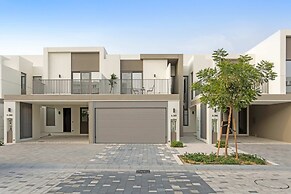 Silkhaus Spacious 3bdr Maid Tilal Al Ghaf