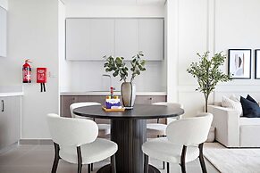 Silkhaus Modern 1 BDR Forte Tower Downtown