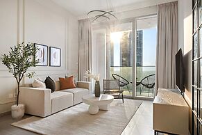 Silkhaus Modern 1 BDR Forte Tower Downtown