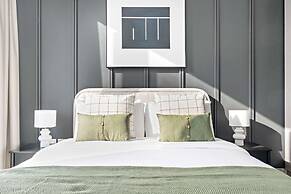 Silkhaus Modern 1 BDR Forte Tower Downtown
