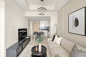 Silkhaus Stylish 2bdr in Aykon Tower
