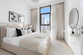 Silkhaus Stylish 1BR Pool Gym Burj Crown