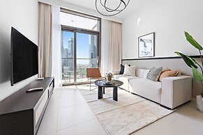 Silkhaus Stylish 1BR Pool Gym Burj Crown