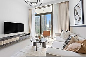 Silkhaus Stylish 1BR Pool Gym Burj Crown