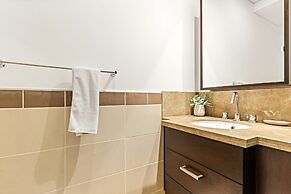 Silkhaus Elite 1bdr at 29 Boulevard Downtown