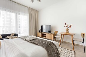 Silkhaus Canalside Studio in Water s Edge Tower