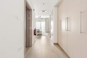 Silkhaus Canalside Studio in Water s Edge Tower