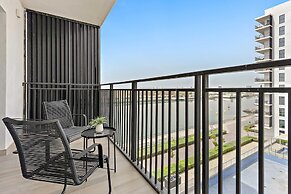 Silkhaus Canalside Studio in Water s Edge Tower