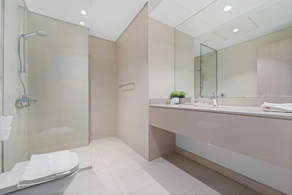Silkhaus Modern 1bdr Canal Access Yas Island
