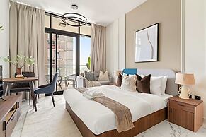 Silkhaus Chic Studio Shared Pool and Gym