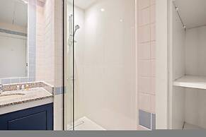 Silkhaus Large Studio Madison Res High Floor