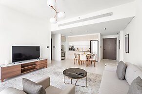 Silkhaus 1BR in Emaar Tower With Private Pool