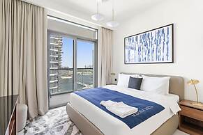 Silkhaus 1BR in Emaar Tower With Private Pool