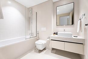 Silkhaus 1BR in Emaar Tower With Private Pool