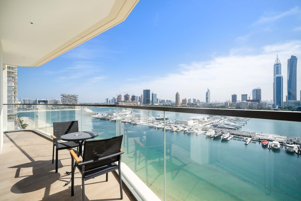 Silkhaus Marina Vista Tower Full Marina View