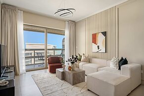 Silkhaus Luxury 2BR Maid Free Beach Access